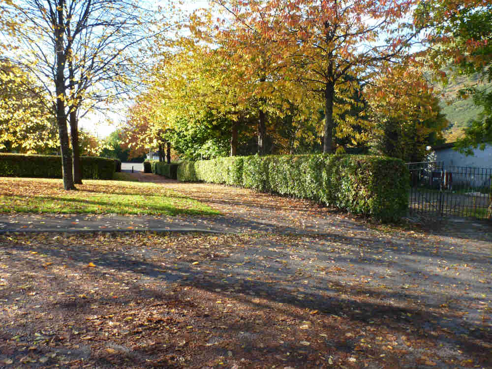 Footpath to Alva Scout Hall